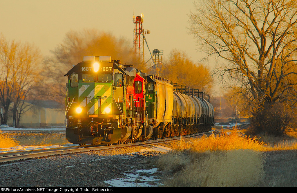 BNSF 1687